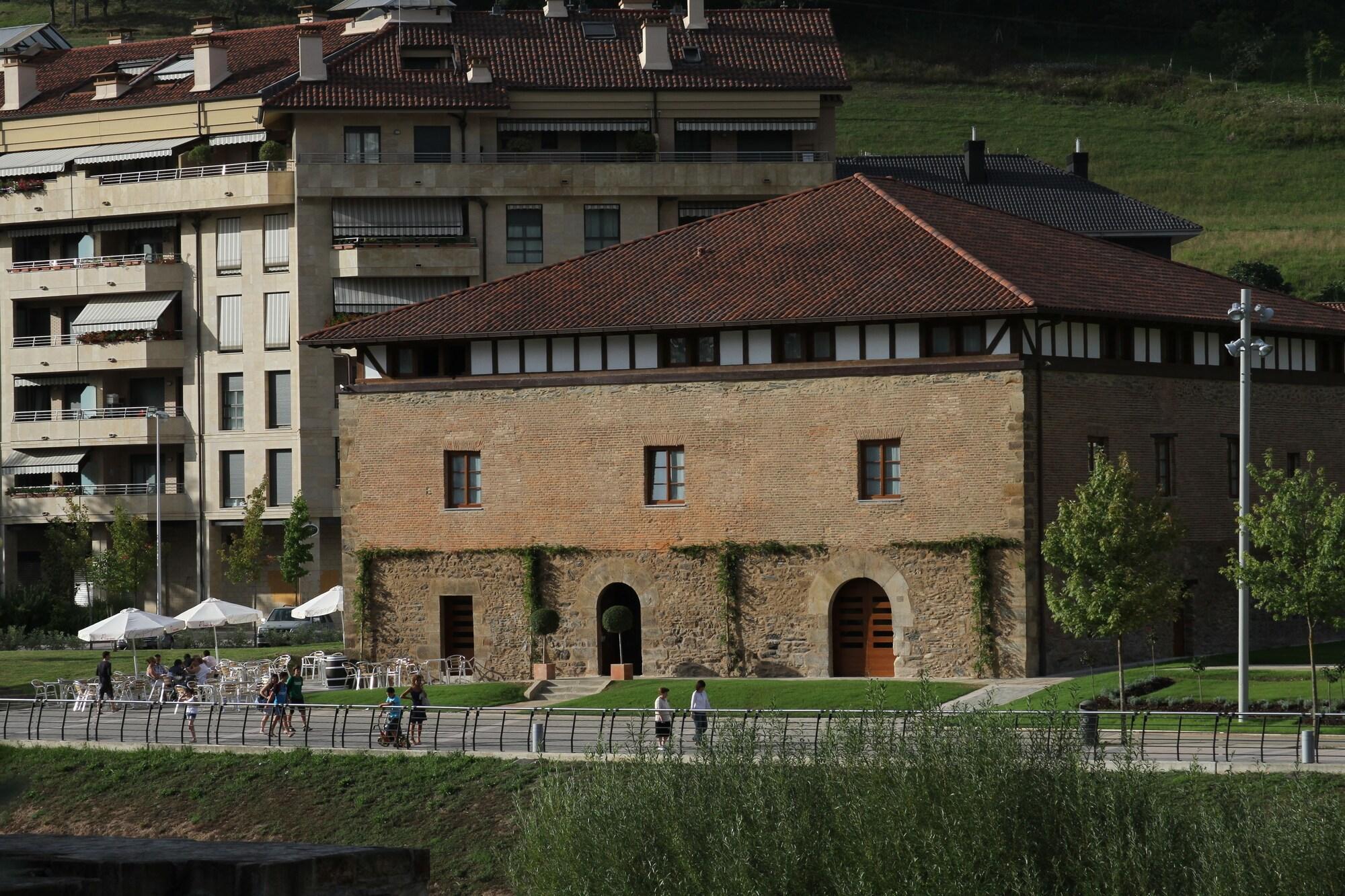 Hotel Dolarea Беасаин Екстериор снимка